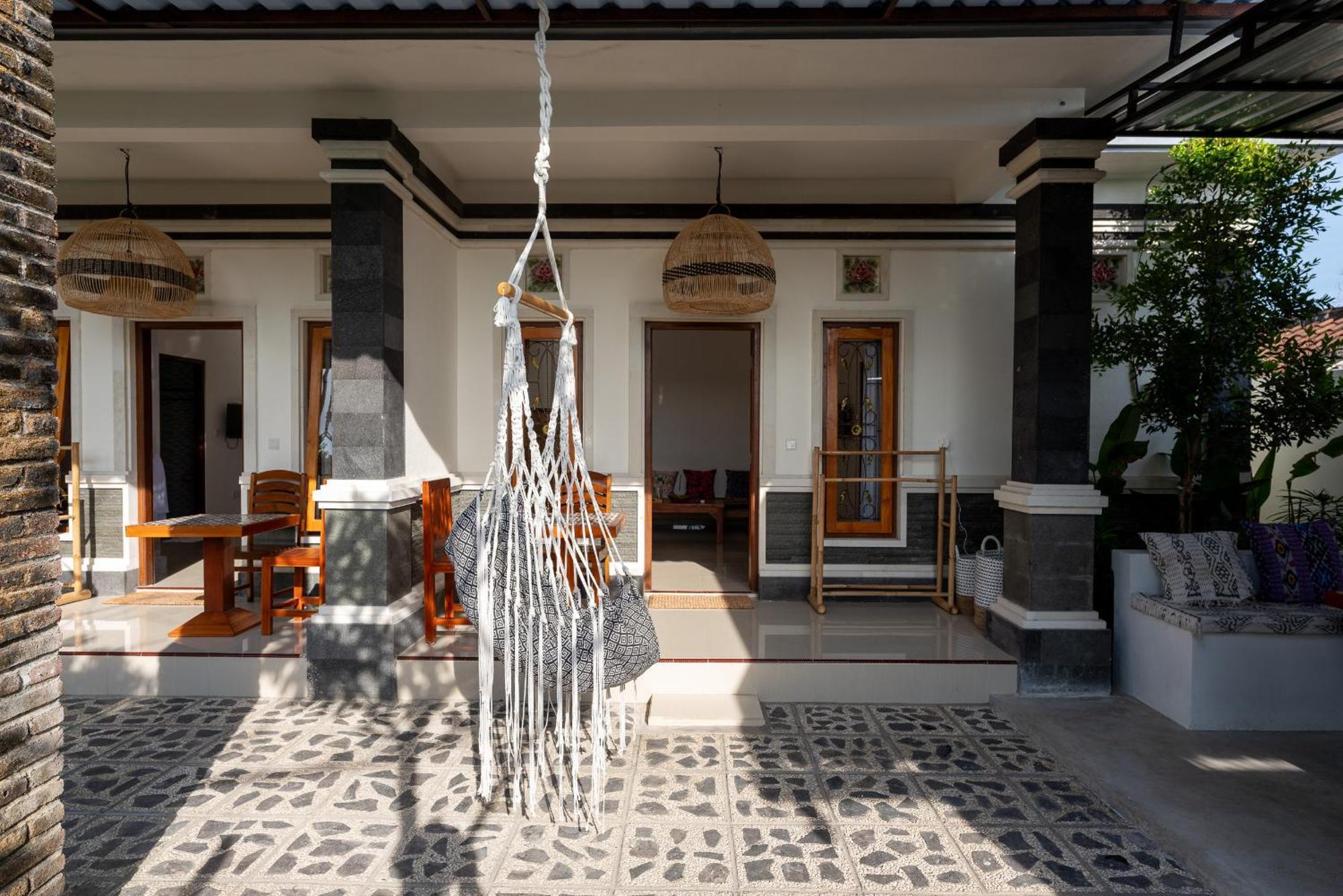 Budi Gh Bali Ungasan (Bali)