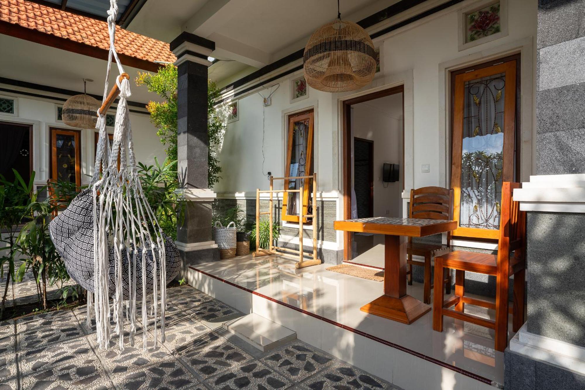 Budi Gh Bali Ungasan (Bali)